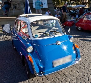 Ein Test über Motoröl für Oldtimer sollte Einbereichsöl überprüfen