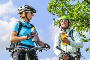 Es gibt verschiedene Kriterien, die eine Trinkflasche in einem Test erfüllen muss, um den Titel Testsieger zu bekommen.