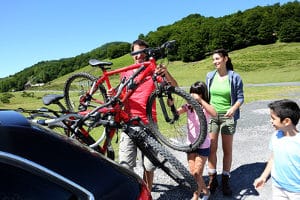 Verschiedene Kriterien sind in einem Test zum Jugendfahrrad mit 26 Zoll erfahren entscheidend, z. B. die Art der Federung.