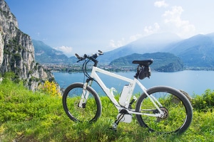 Ein E-Bike für Damen im Test ermöglicht Fahrspaß auch auf längeren Touren.