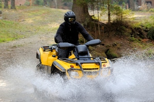 Mit einem Crosshelm wie im Test werden auch Quads gefahren.