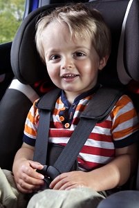 Statt auf der Rückbank, am Lenkrad: Alles übers Kinderauto, das elektrisch fährt. Ihr Test sollte die Modelle vergleichen!