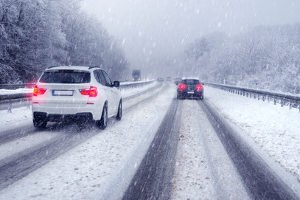 Kühlerfrostschutz wie im Test schützt Kühler und Motor im Winter.