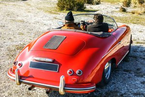 Auch mit einer Poliermaschine, die in einem Test gut bewertet wurde, sollte stets vorsichtig hantiert werden, um keine Lackschäden zu verursachen.