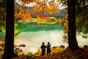 Eine selbstaufblasbare Isomatte, die einem Test unterzogen wird, birgt viele Vorteile.