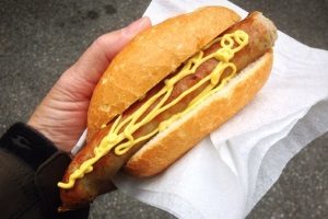 Schwenkgrill: Beim Test-Essen merken Sie den Unterschied.