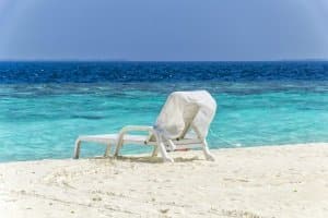 Das Feldbett ist im Vergleich zu anderen Liegen besonders praktisch.