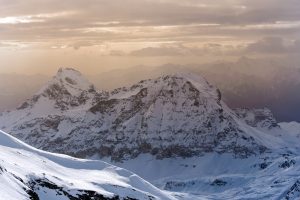 Beste Skihandschuhe: Das Material sollte die Kälte gut abwehren.