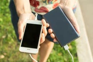 Ein Test verschiedener Powerbanks sollte – nach einer Vorauswahl im Geschäft oder im Internet – vor allem in der Praxis stattfinden.