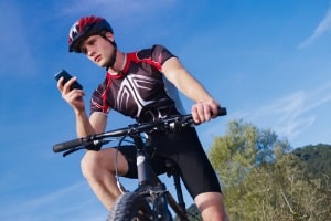 Finden Sie Ihren persönlichen Testsieger: Die Radunterhose für Damen und Herren mit Polster. Ihr Test sollte das Material berücksichtigen. 