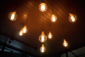Energieeffizienter als eine normale Lampe ist eine LED-Solarleuchte für den Garten. In Ihrem Test werden Sie den Unterschied bemerken.