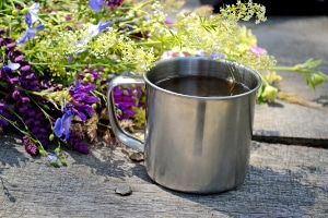 Sie möchten einen Edelstahlbecher kaufen? Unsere Tipps helfen Ihnen, die richtige Wahl zu treffen.