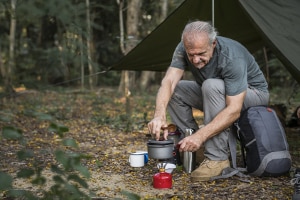 Machen Sie Ihren eigenen Edelstahlbecher-Test: Größere Gefäße eignen sich auch zum Kochen.