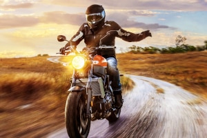 Mit einem Motorradbrillen-Test finden Sie heraus, welches Modell zu Ihnen passt.