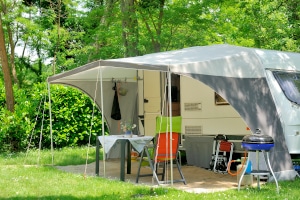 Vorzelt für den Wohnwagen: Fest oder aufblasbar? Ein eigener Test hilft Ihnen bei der Entscheidung.