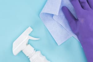 Glasreiniger: Ein Test kann dabei helfen, dass passende Produkt zu finden.