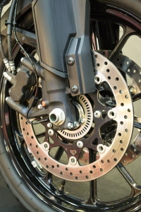 Bevor Sie Motorrad-Bremsbeläge kaufen, stellen Sie sicher, dass diese zur Maschine passen.