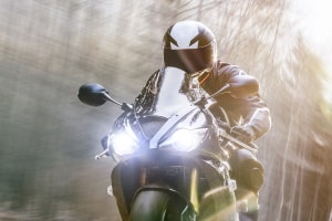 Achten Sie darauf, dass die Motorradspiegel in Ihrem Test die gesetzlichen Bestimmungen erfüllen.