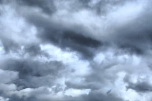 Eine gute Fahrradjacke hält Sie bei jedem Wetter warm und trocken.