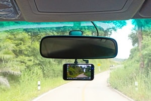 Was ist zu beachten, wenn Sie eine Rückspiegel-Dashcam kaufen?
