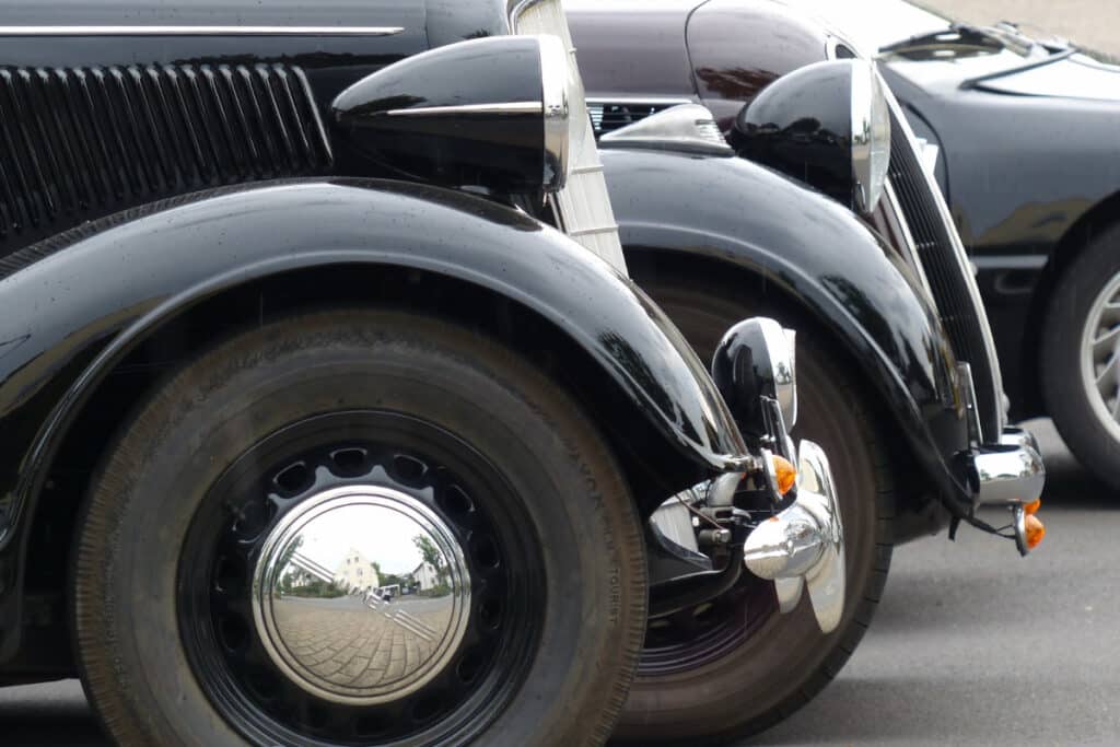 Besonders bei Oldtimern oder bei Fahrzeugen mit langen Standzeiten ist eine Tankversiegelung sinnvoll.